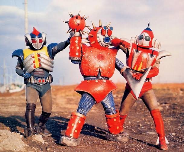 Granzel e Skyzel enfrentam um Dadaroid vermelho coberto de espinhos